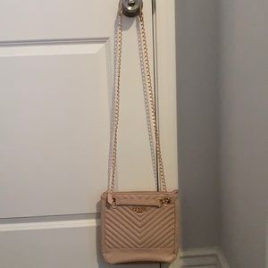 Light Baby Pink Guess crossbody bag!🐥